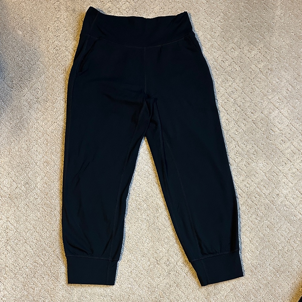 Lululemon High Rise Cropped Joggers, Size 6